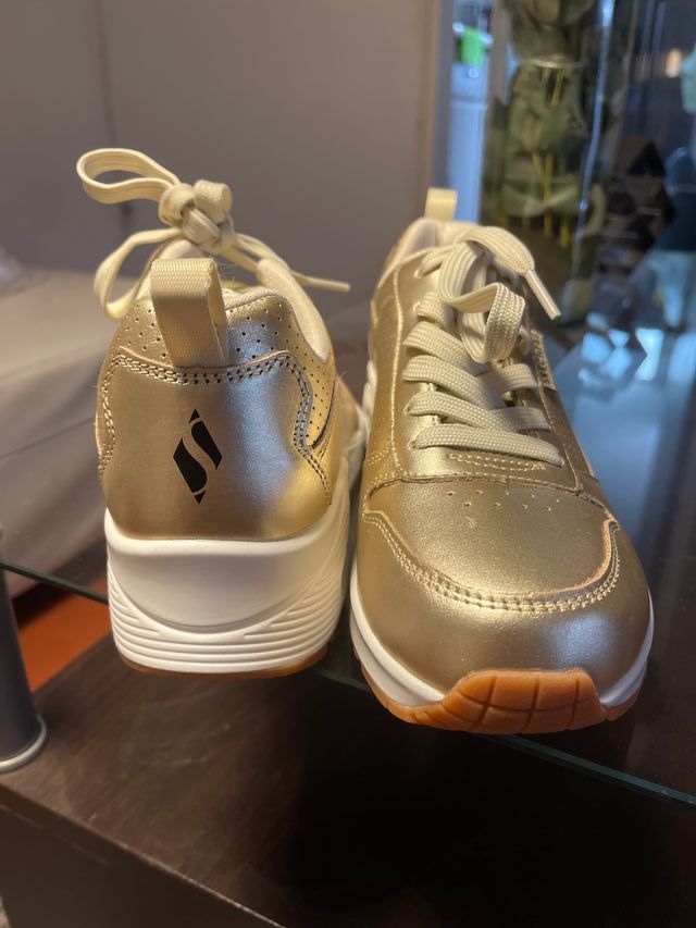 Zapatillas Skechers Doradas Mujer