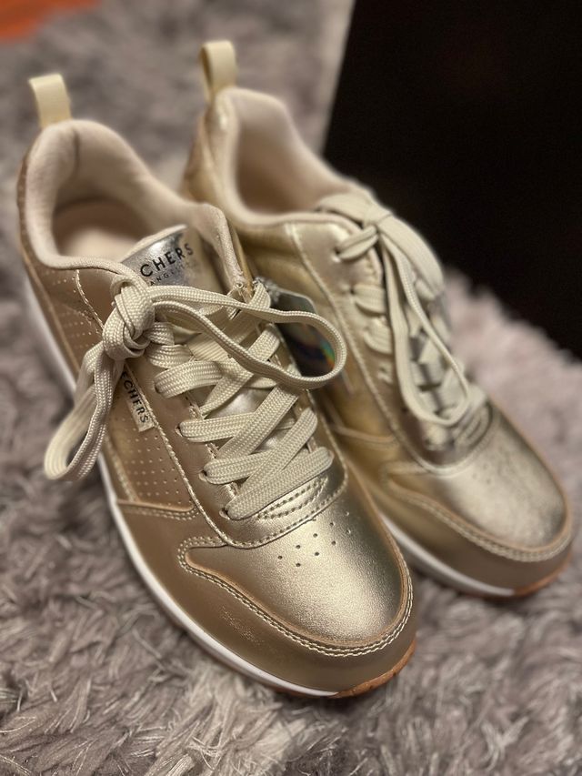 Zapatillas Skechers Doradas Mujer