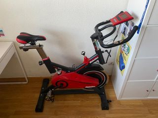 Bicicleta Estática Maketec Roja