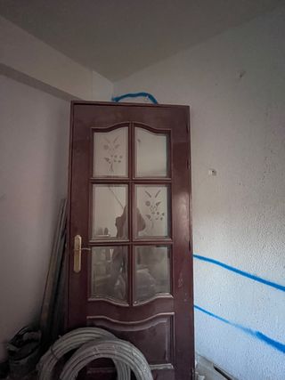 Puerta cristal desmontada urge