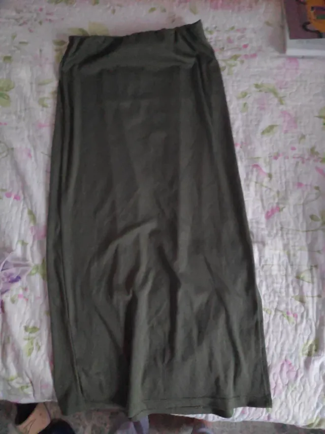 Falda larga verde oliva