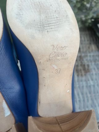 Zapatos de piel azul italianos