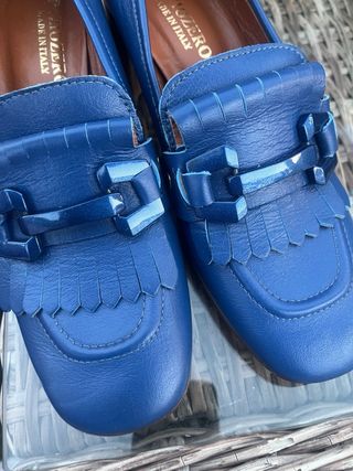 Zapatos de piel azul italianos