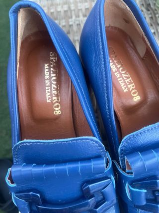 Zapatos de piel azul italianos
