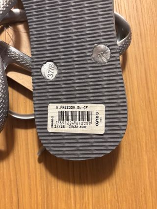 Chanclas Havaianas grises y plateadas T. 37/38