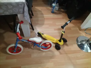 Bici de aprendizaje y patinete amarillo