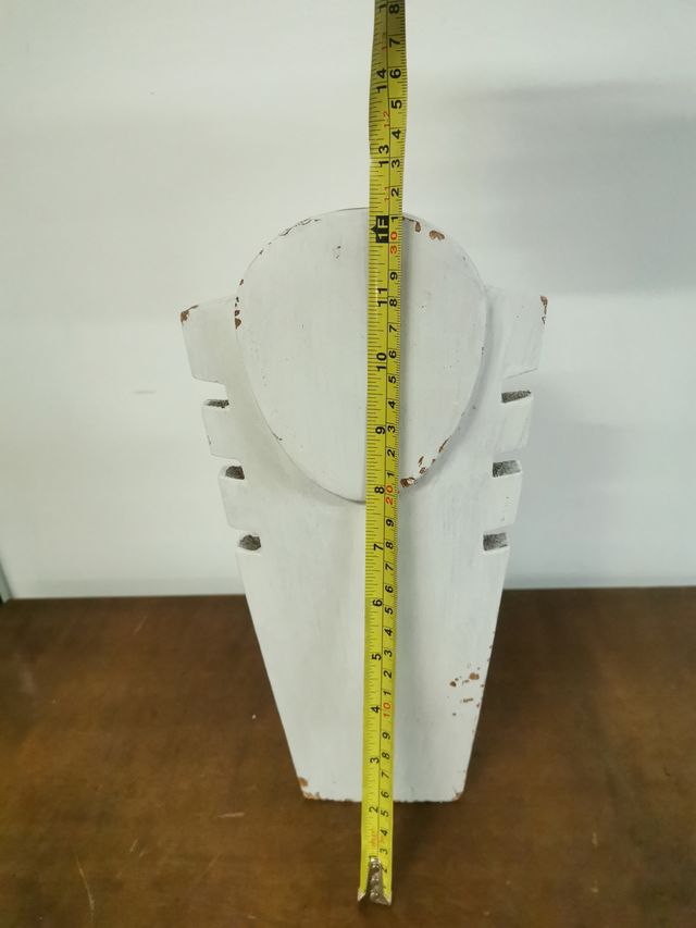 Busto expositor madera collares