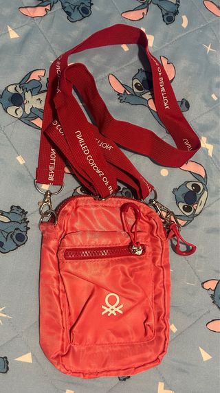 Bolso bandolera Benetton rojo