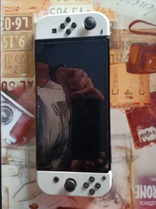 Nintendo Switch OLED bianco