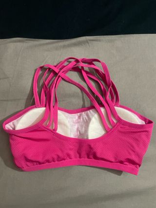 Top deportivo rosa con tirantes