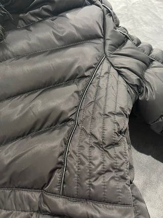 Plumón Norway Negro con Capucha y Pelo, talla S
