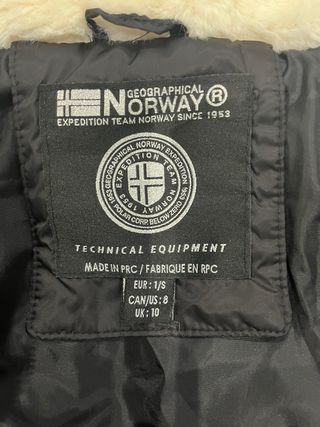 Plumón Norway Negro con Capucha y Pelo, talla S
