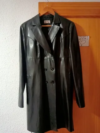 Gabardina larga negra talla 44