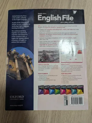 Libro English File A1-a2 Elementary. Fourth editio