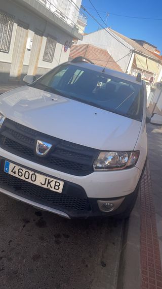 dacia con bola remolque