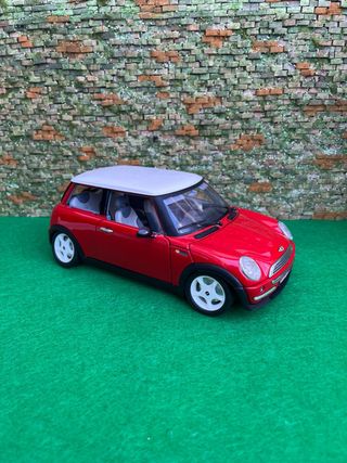 Mini Cooper 2001 – Escala 1:18 – Burago