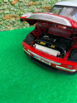 Mini Cooper 2001 – Escala 1:18 – Burago