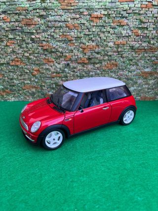 Mini Cooper 2001 – Escala 1:18 – Burago