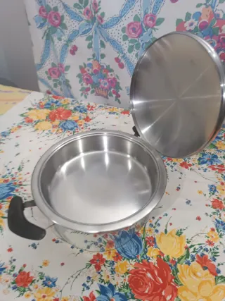 OLLA AMC,CABEN 2 LITROS DIAM.28 CM. ALTA 6,5 CM.