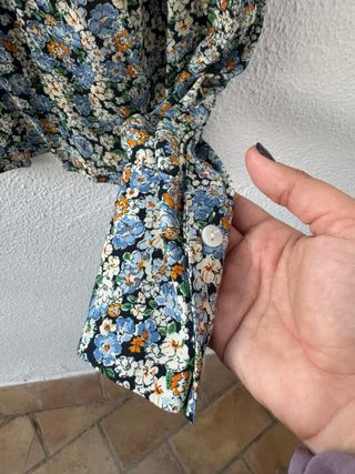 Camisa floral Pull&Bear azul multicolor