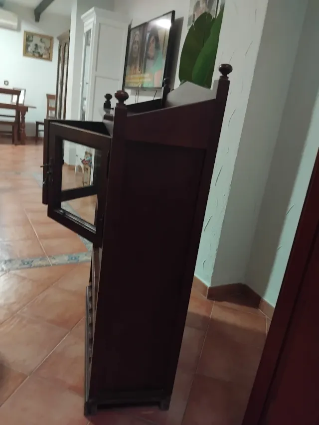 Mueble botellero de madera