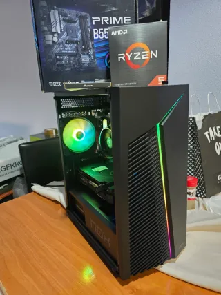 PC Gaming Ryzen 5 5600 RX 6600 16GB RAM SSD 512GB