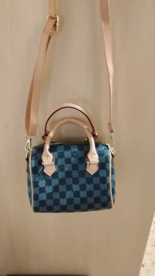 Bolso estilo bandolera o de mano 