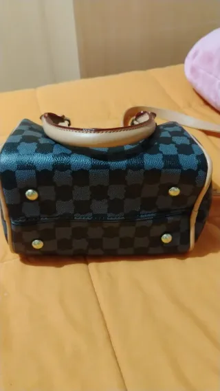 Bolso estilo bandolera o de mano 