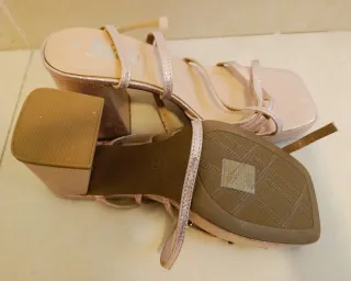 Sandalias rosas con glitter