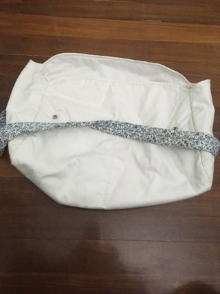 Borsa per bebè con fasciatoio floreale