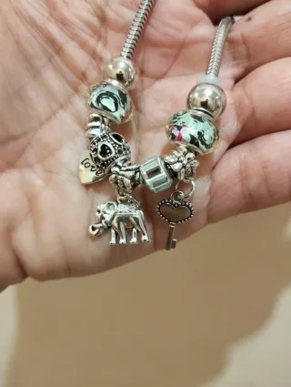 Pulsera mujer con dijes de elefante, llave y coraz