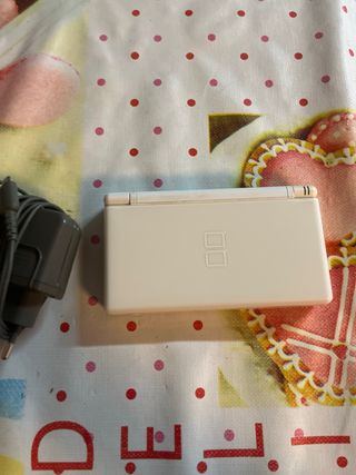Nintendo DS Lite Blanca + Juegos y cargador