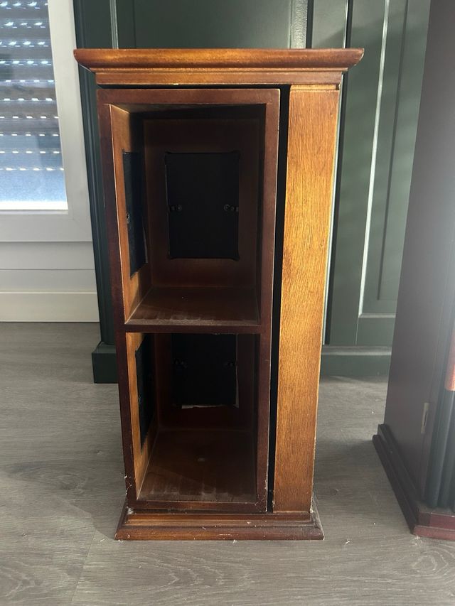 Mueble madera guarda CDs