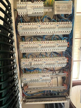 Manitas Fontanería Electricista 