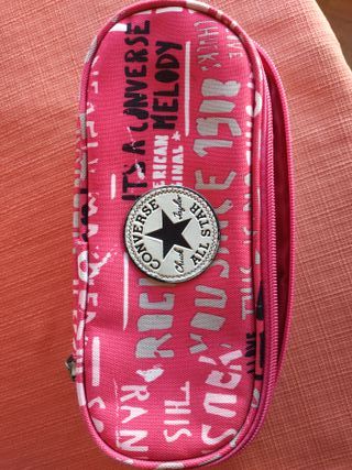 Estuche Escolar Converse Estampado Rosa