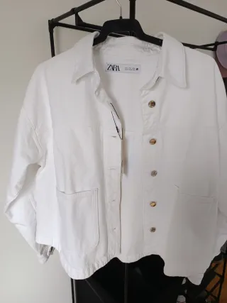 Cazadora vaquera blanca Zara Talla S