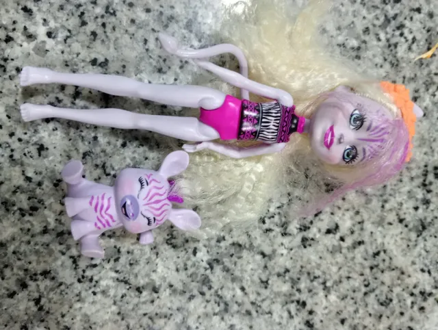 7 Muñeca Enchantimals con 7 mascotas