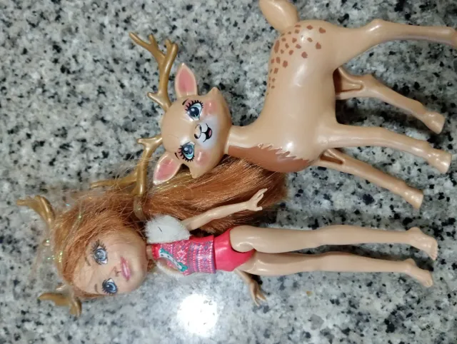 7 Muñeca Enchantimals con 7 mascotas