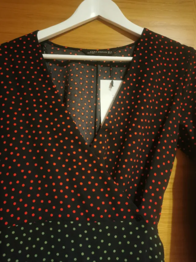 Vestido Negro y Rojo con Lunares