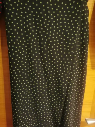 Vestido Negro y Rojo con Lunares