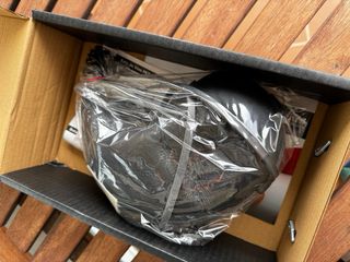 Bota de vino negra curva 1L