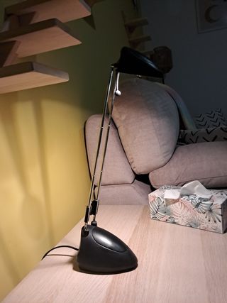 Flexo de mesa negro y plateado