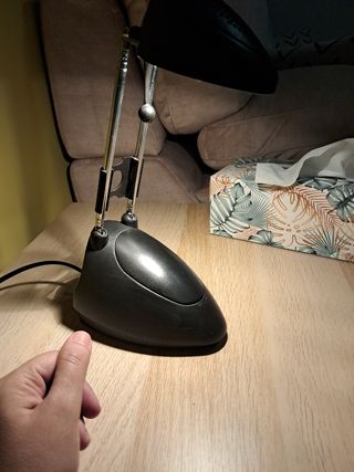 Flexo de mesa negro y plateado