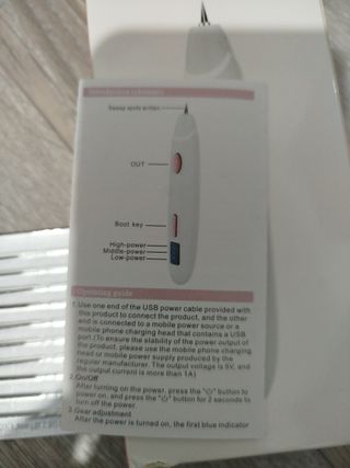 Lápiz USB para eliminar lunares y verrugas