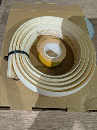 Pasacables de suelo y cinta doble cara