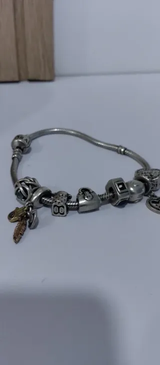 Pulsera Pandora con 7 charms