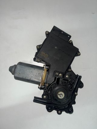 Motor elevalunas VW Golf MK3