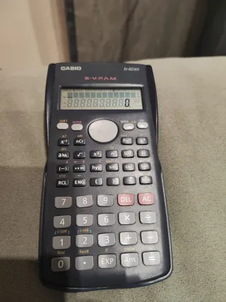 Calculadora Científica Casio fx-82MS