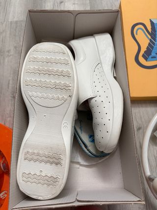 Zapatos sanitarios blancos talla 37