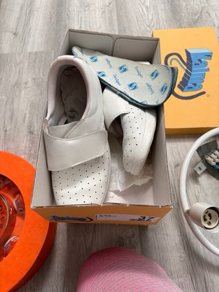 Zapatos sanitarios blancos talla 37